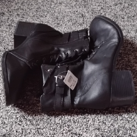 Black Heeled Boots - Picture 1 of 1